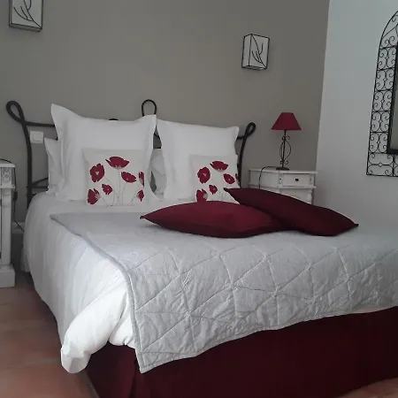 Mas De L'ile Oda ve Kahvaltı 3*