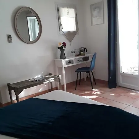 Mas De L'ile Oda ve Kahvaltı Avinyon